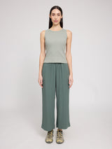 Emma ist 1,76 und trägt Größe S