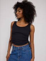 Jade ist 1,75 und trägt Größe S