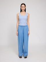 Emma ist 1,76 und trägt Größe S