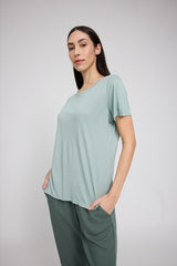 Emma ist 1,76 und trägt Größe S