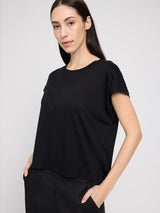 Emma ist 1,76 und trägt Größe S