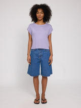 Jade ist 1,75 und trägt Größe S