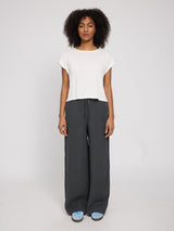 Jade ist 1,75 und trägt Größe S