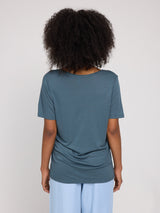 Jade ist 1,75 und trägt Größe S