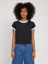 Jade ist 1,75 und trägt Größe S