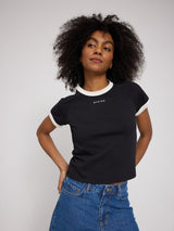 Jade ist 1,75 und trägt Größe S