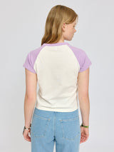 Amber ist 1,74 und trägt Größe S