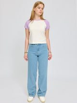 Amber ist 1,74 und trägt Größe S