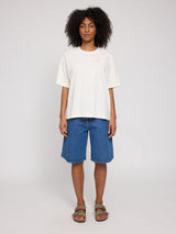 Jade ist 1,75 und trägt Größe S