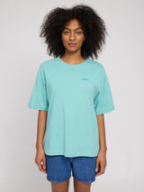 Jade ist 1,75 und trägt Größe S