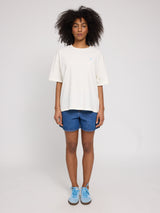 Jade ist 1,75 und trägt Größe S