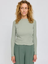 Angelique ist 1,75 und trägt Größe S