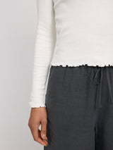 Jade ist 1,75 und trägt Größe S