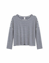 Jade ist 1,75 und trägt Größe S