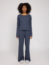 Jade ist 1,75 und trägt Größe S