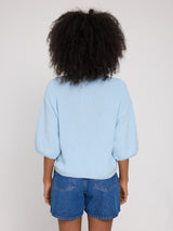 Jade ist 1,75 und trägt Größe S