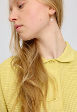 Julia ist 1,78 und trägt Größe S