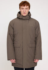 Ben ist 1,85 und trägt Größe L