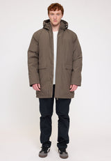 Ben ist 1,85 und trägt Größe L