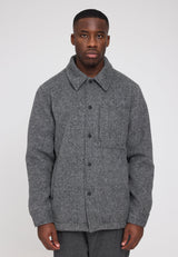 Terence ist 1,90 und trägt Größe L