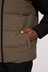 Ben ist 1,85 und trägt Größe L