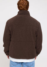 Ben ist 1,85 und trägt Größe L