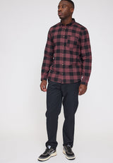 Terence ist 1,90 und trägt Größe L