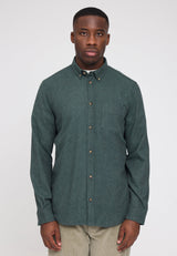 Terence ist 1,90 und trägt Größe L