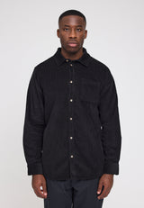 Terence ist 1,90 und trägt Größe L