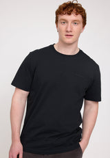 Ben ist 1,85 und trägt Größe L