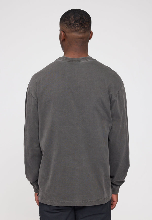 Terence ist 1,90 und trägt Größe L