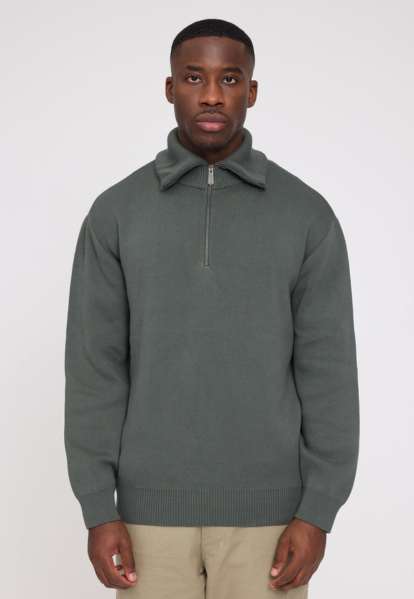 Terence ist 1,90 und trägt Größe L