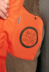 Dominik ist 1.91m und trägt Größe L