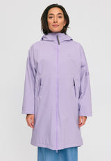 Kate ist 1.75m und trägt Größe S