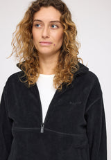 Angelique ist 1,75 und trägt Größe S | Terence ist 1,90 und trägt Größe L