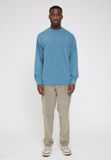 Julia ist 1,78 und trägt Größe S | Terence ist 1,90 und trägt Größe L