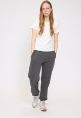 Julia ist 1,78 und trägt Größe S | Prince ist 1,85 und trägt Größe L