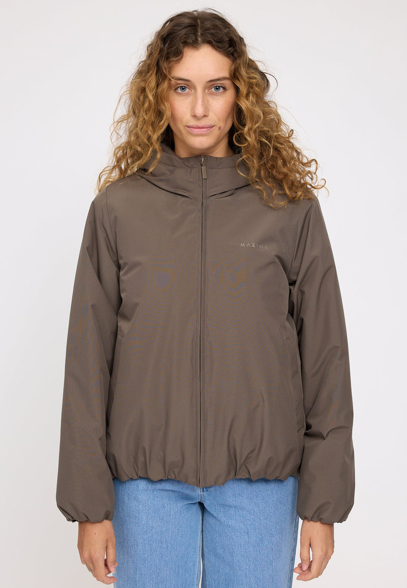 Angelique ist 1,75 und trägt Größe S