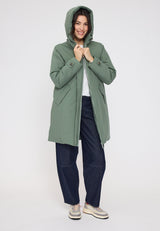 Angelique ist 1,75 und trägt Größe S