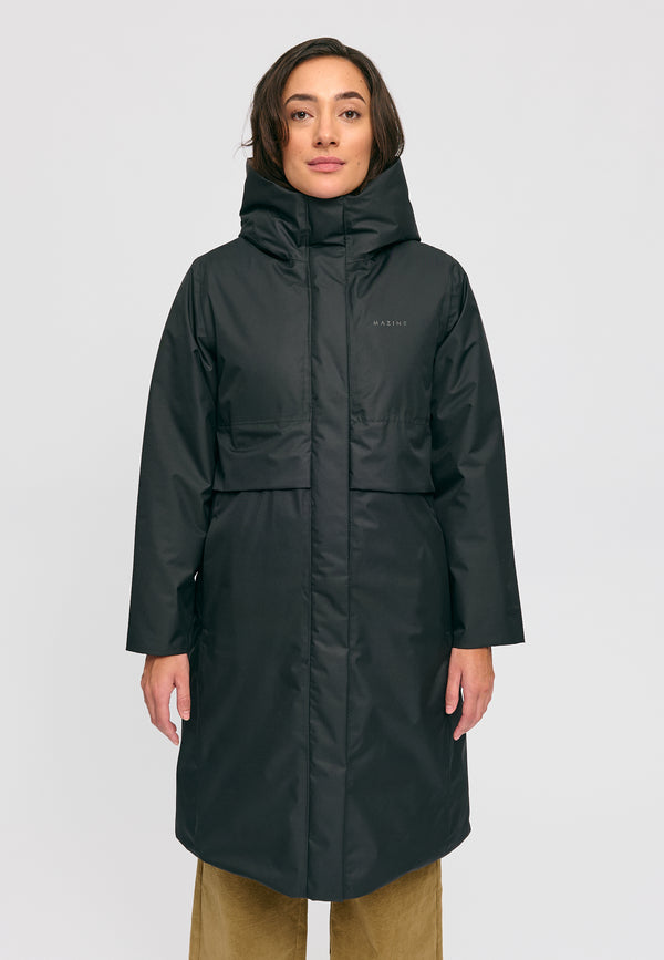 Kate ist 1.75m und trägt Größe S