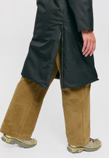 Kate ist 1.75m und trägt Größe S