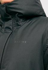 Kate ist 1.75m und trägt Größe S