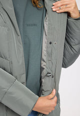 Angelique ist 1,75 und trägt Größe S