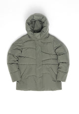 Julia ist 1,78 und trägt Größe S