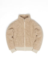 Angelique ist 1,75 und trägt Größe S