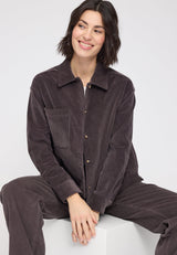 Maren ist 1,75 und trägt Größe S