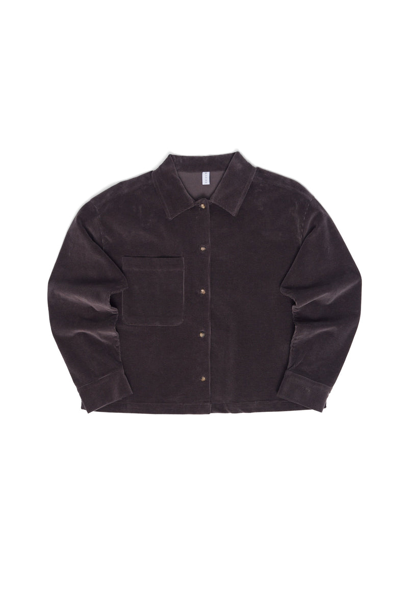 Maren ist 1,75 und trägt Größe S