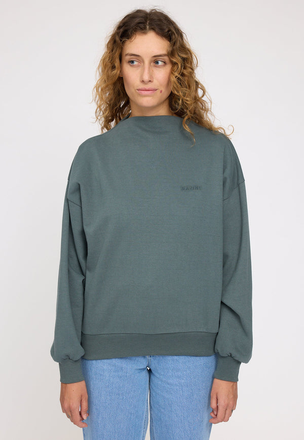 Angelique ist 1,75 und trägt Größe S