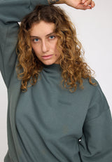 Angelique ist 1,75 und trägt Größe S