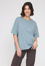 Maren ist 1,75 und trägt Größe S